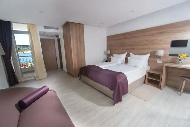 Tek Büyük Yataklı Oda, Balkon, Deniz Manzaralı