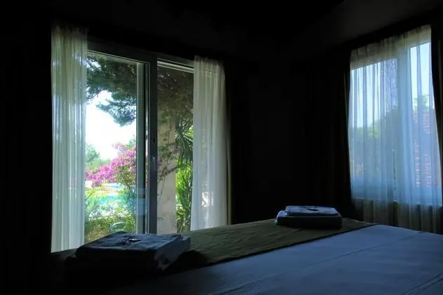 Slow - Deluxe Havuz Manzaralı Oda, Havuz ve Bahçe Manzaralı, Ortak Havuzlu