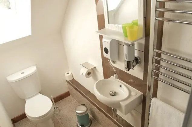 İki Ayrı Yataklı Oda, Zemin Kat (Room 4)
