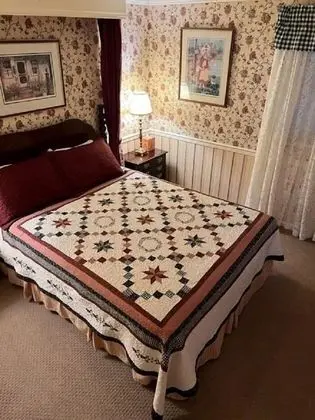 Junior Oda, 1 Büyük (Queen) Boy Yatak ve Çekyat, Sigara İçilmez, Özel Banyo