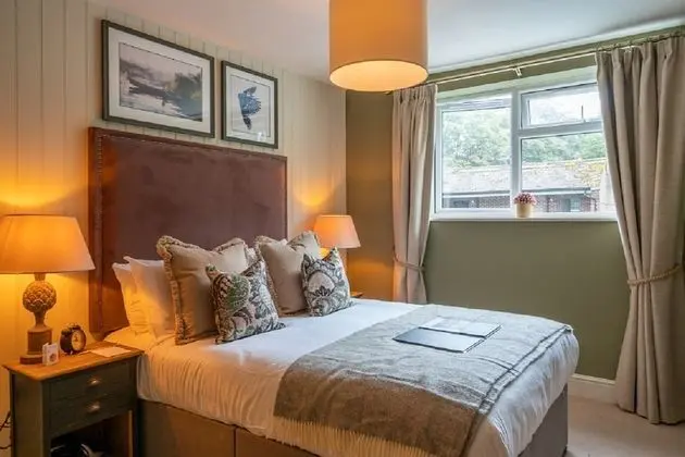 Luxury Tek Büyük Yataklı Oda, Banyolu/Duşlu (No Children)