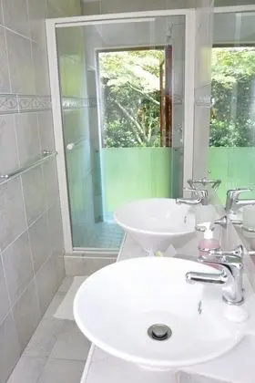 Tek Büyük veya İki Ayrı Yataklı Oda (Room 1)