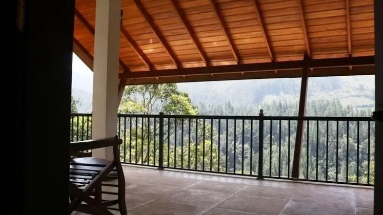 Deluxe Tek Büyük Yataklı Oda, Dağ Manzaralı
