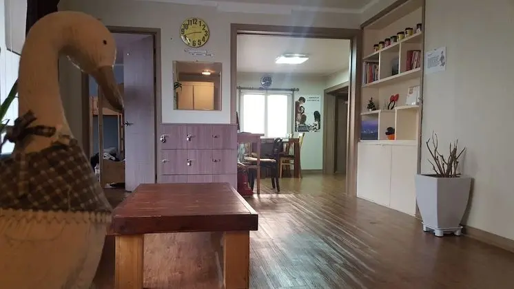 1 x Private Single Room(Shared Bathroom)