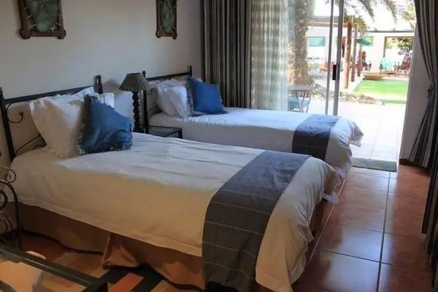 King/Twin Bedded room with En-Suite Bath (3)