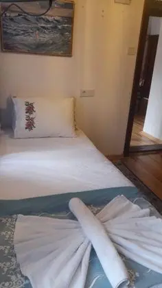 Küçük Tek Kişilik Oda, Bahçe Manzaralı