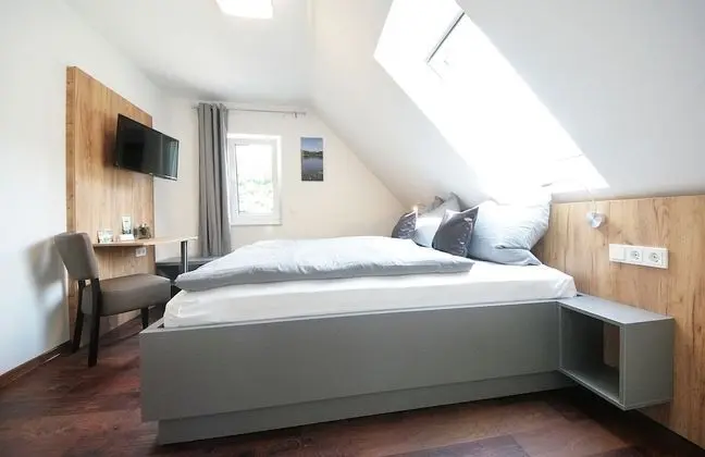 Classic Tek Büyük Yataklı Oda