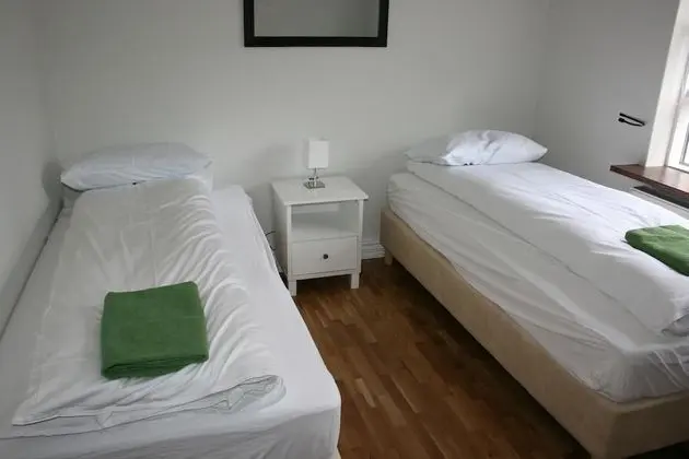 Üç Kişilik Oda, Ortak Banyo