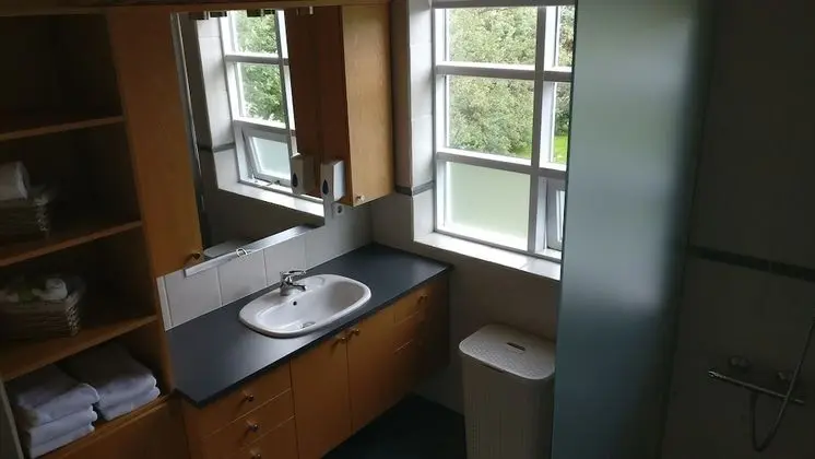 Üç Kişilik Oda, Ortak Banyo