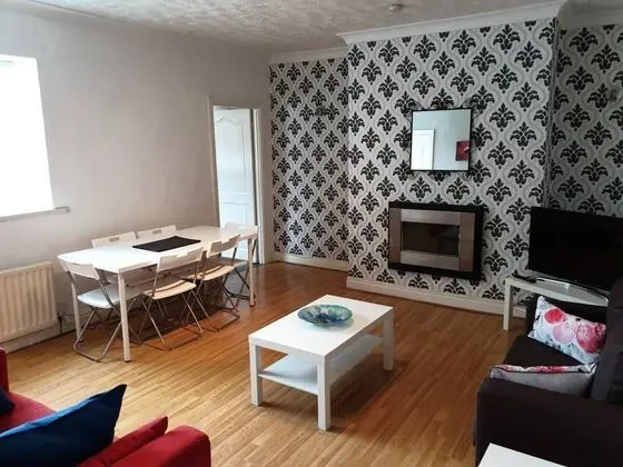 Apart Daire, 2 Büyük (Queen) Boy Yatak