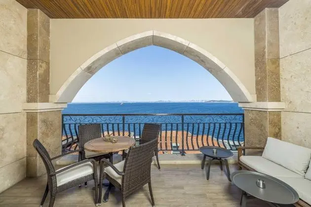 Executive Suite, Deniz Manzaralı, Balkonlu