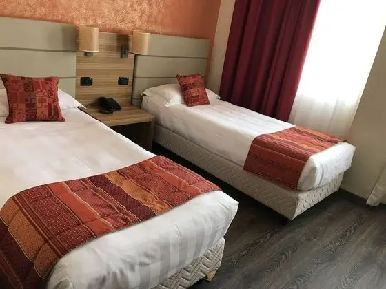 Tek Büyük veya İki Ayrı Yataklı Oda