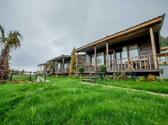 İngiliz Evleri, Deniz ve Dağ Manzaralı, Verandalı