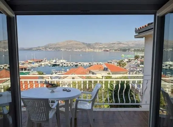 Apart Daire (Biserka - 50 m from beach - A4(6))