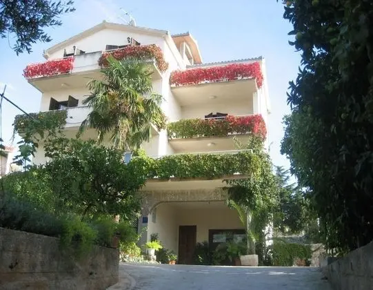 Apart Daire (Biserka - 50 m from beach - A4(6))