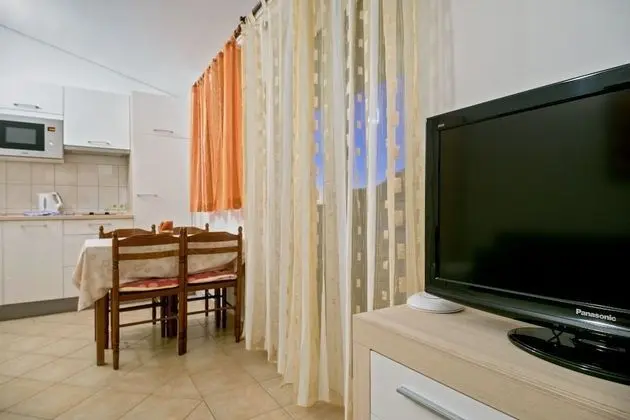 Apart Daire (Bisernica - with pool - A3(2))