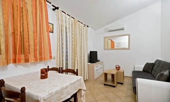 Apart Daire (Bisernica - with pool - A3(2))