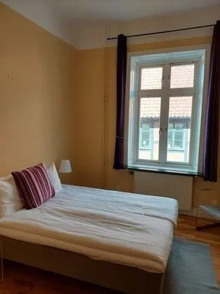 Basic Tek Büyük Yataklı Oda