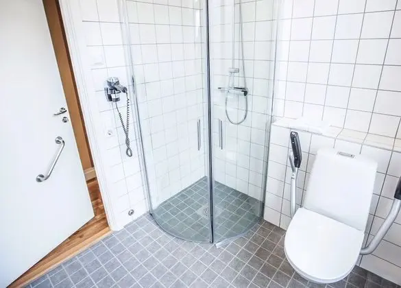 Basic Tek Büyük Yataklı Oda
