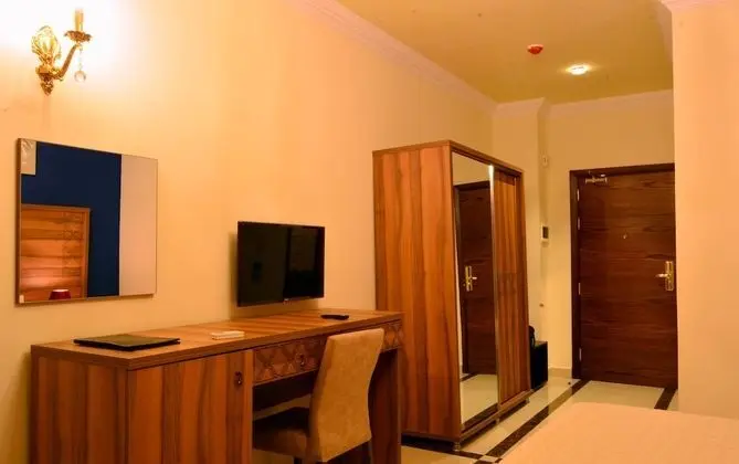Deluxe Tek Büyük Yataklı Oda, Balkon, Şehir Manzaralı