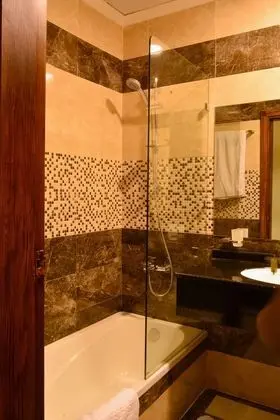 Deluxe Tek Büyük Yataklı Oda, Balkon, Şehir Manzaralı