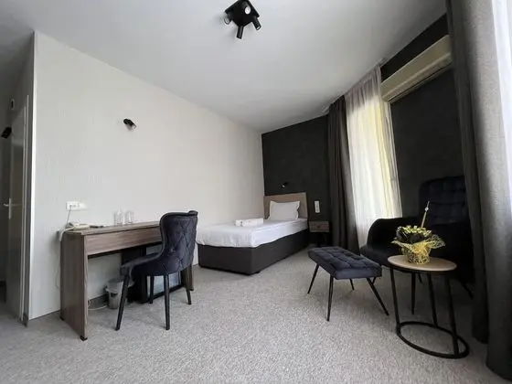 Comfort Tek Büyük veya İki Ayrı Yataklı Oda