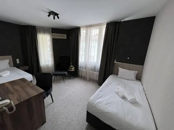 Comfort Tek Büyük veya İki Ayrı Yataklı Oda