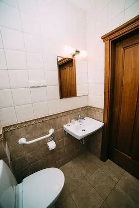 Economy Tek Büyük veya İki Ayrı Yataklı Oda