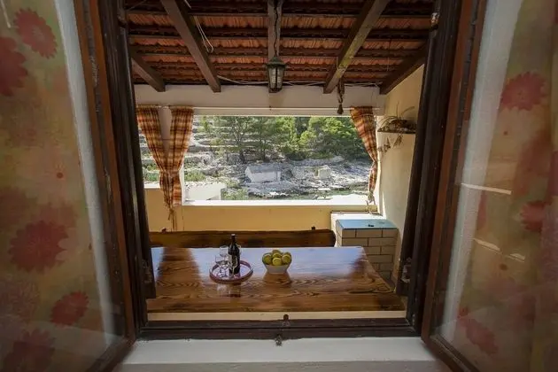 Ev (Villa Bistrana - 15m from sea - H(4))