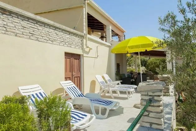 Ev (Villa Bistrana - 15m from sea - H(4))