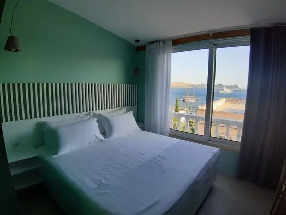 Basic Tek Büyük Yataklı Oda, 1 Büyük (Queen) Boy Yatak, Deniz Manzaralı