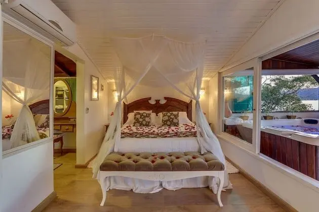 Panoramic suite terrace