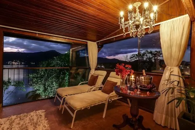 Panoramic suite terrace