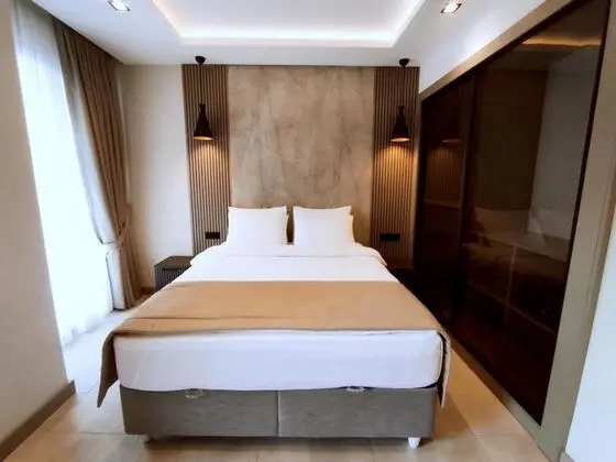 Junior Suite, Kara veya Havuz Manzaralı