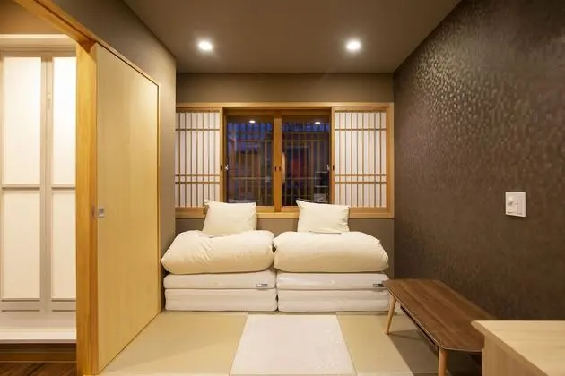 İki Ayrı Yataklı Oda, Sigara İçilmez (Joutou #LW3)