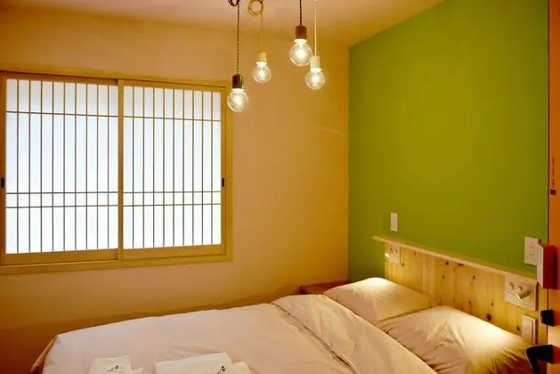 Tek Büyük Yataklı Oda, Sigara İçilmez, Ortak Banyo (Shurakuen #LW1)