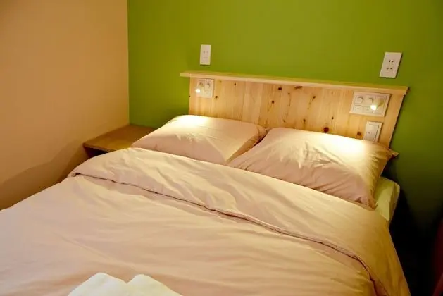 Tek Büyük Yataklı Oda, Sigara İçilmez, Ortak Banyo (Shurakuen #LW1)