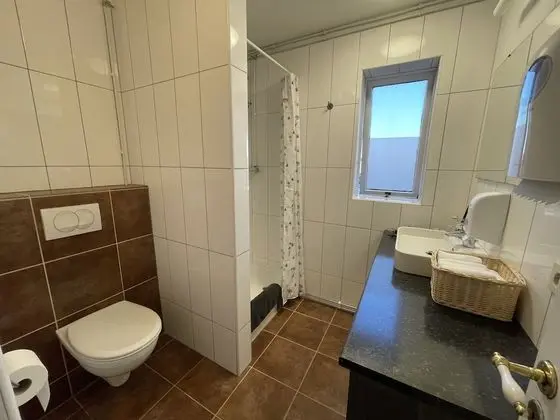 Standard Üç Kişilik Oda, Ortak Banyo