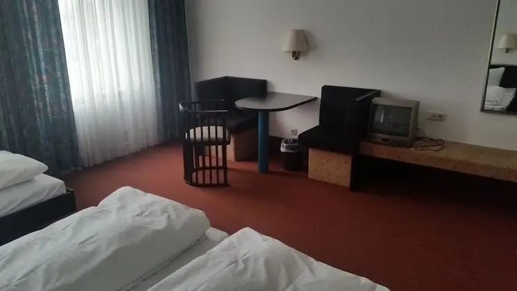 Business Tek Büyük Yataklı Oda