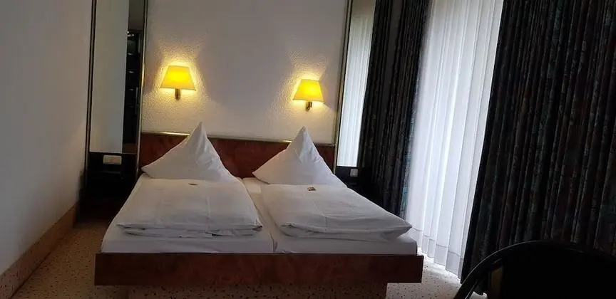 Business Tek Büyük Yataklı Oda