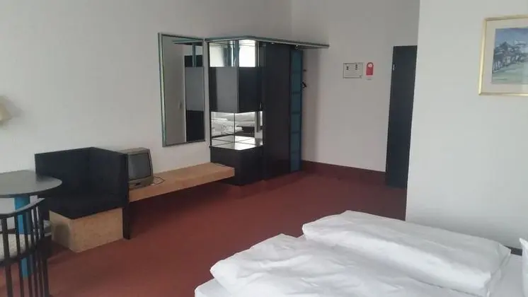 Business Tek Büyük Yataklı Oda