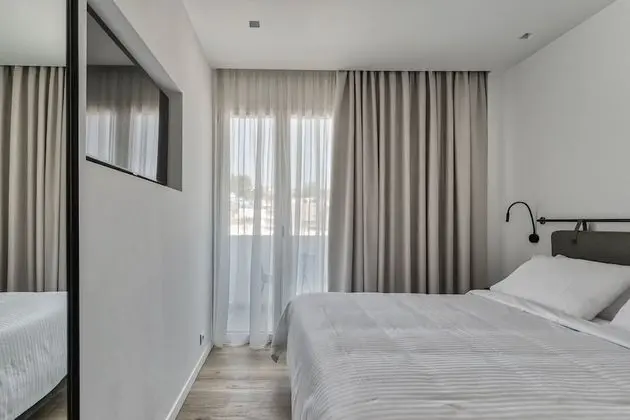 Standard Tek Büyük Yataklı Oda, Kısmi Deniz Manzarası