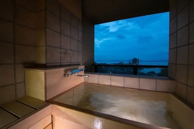 Oda, Küvet (Japanese-Western Style, Open-Air Bath)