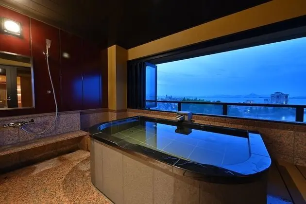 Süit, Küvet (Japanese-Western Style, Hot spring)