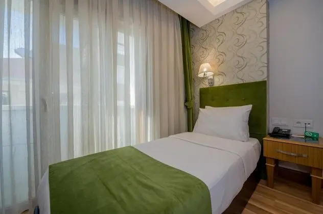 Tek Kişilik, Şehir Manzaralı