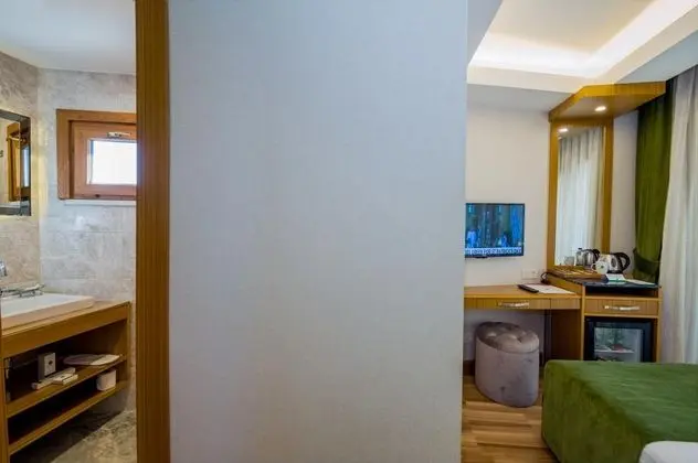 Tek Kişilik, Şehir Manzaralı