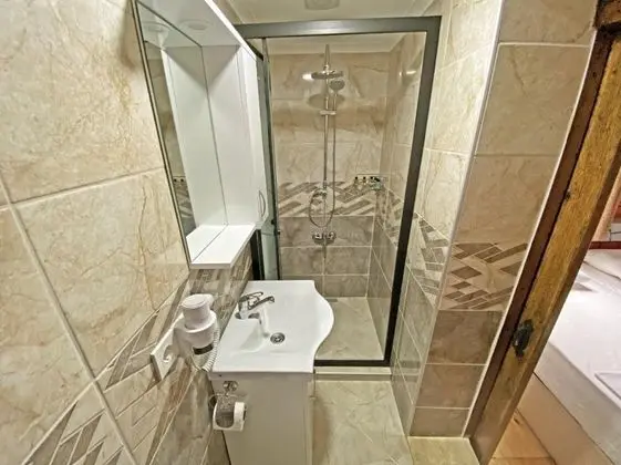Çift Kişilik, Manzarasız