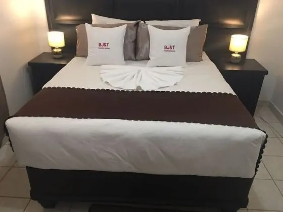 Family Tek Büyük Yataklı Oda