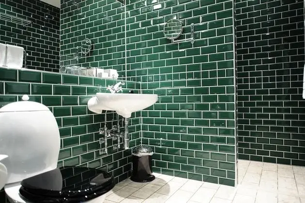 Tek Büyük Yataklı Oda, Ek Bina