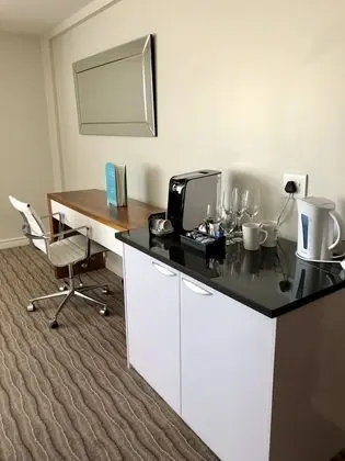 Büyük Yataklı Tek Kişilik Oda